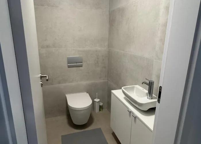 Sky Park By Zaha Hadid- Modern With Garage アパート